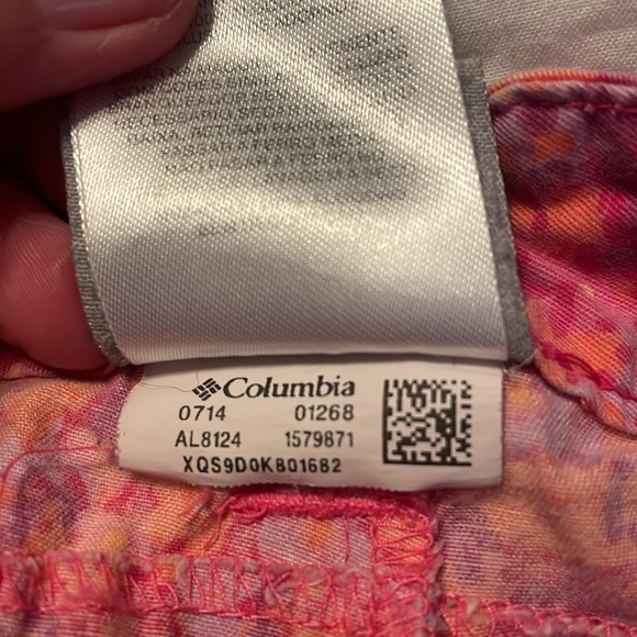 Columbia Shorts / women’s size 8 . Pink floral print. EUC - Picture 8 of 9